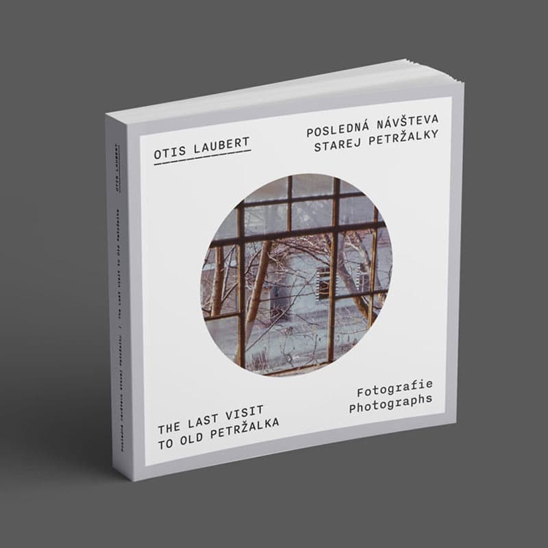 Kniha fotografií Otis Laubert: Posledná návšteva Starej Petržalky, vydaná v roku 2022